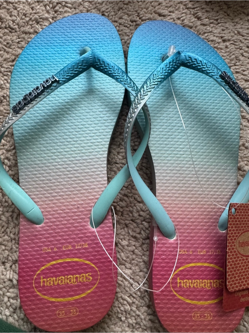 Havaianas Gradient Blue to Pink Flip Flops size 6/7